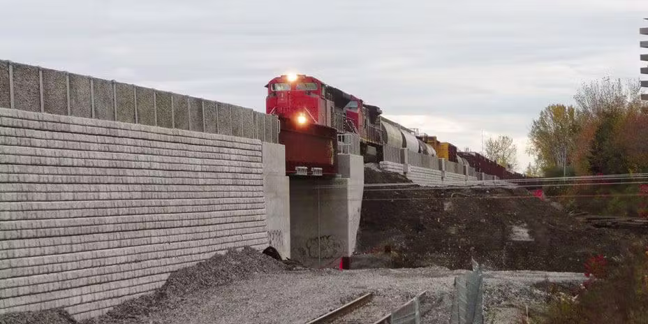 Murs de soutènement ferroviaire Redi-Rock - Montréal